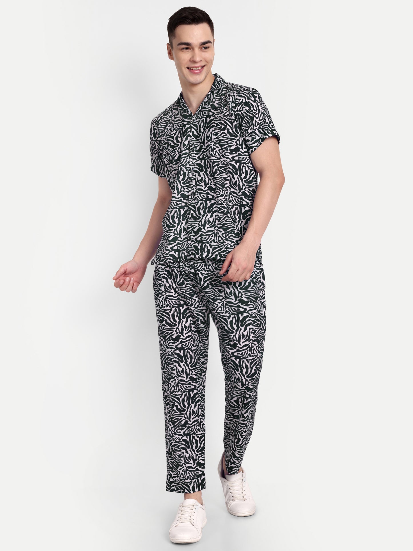 Men’s Co-Ord Set – Trendy T-Shirt & Bottom Wear Combo black printed
