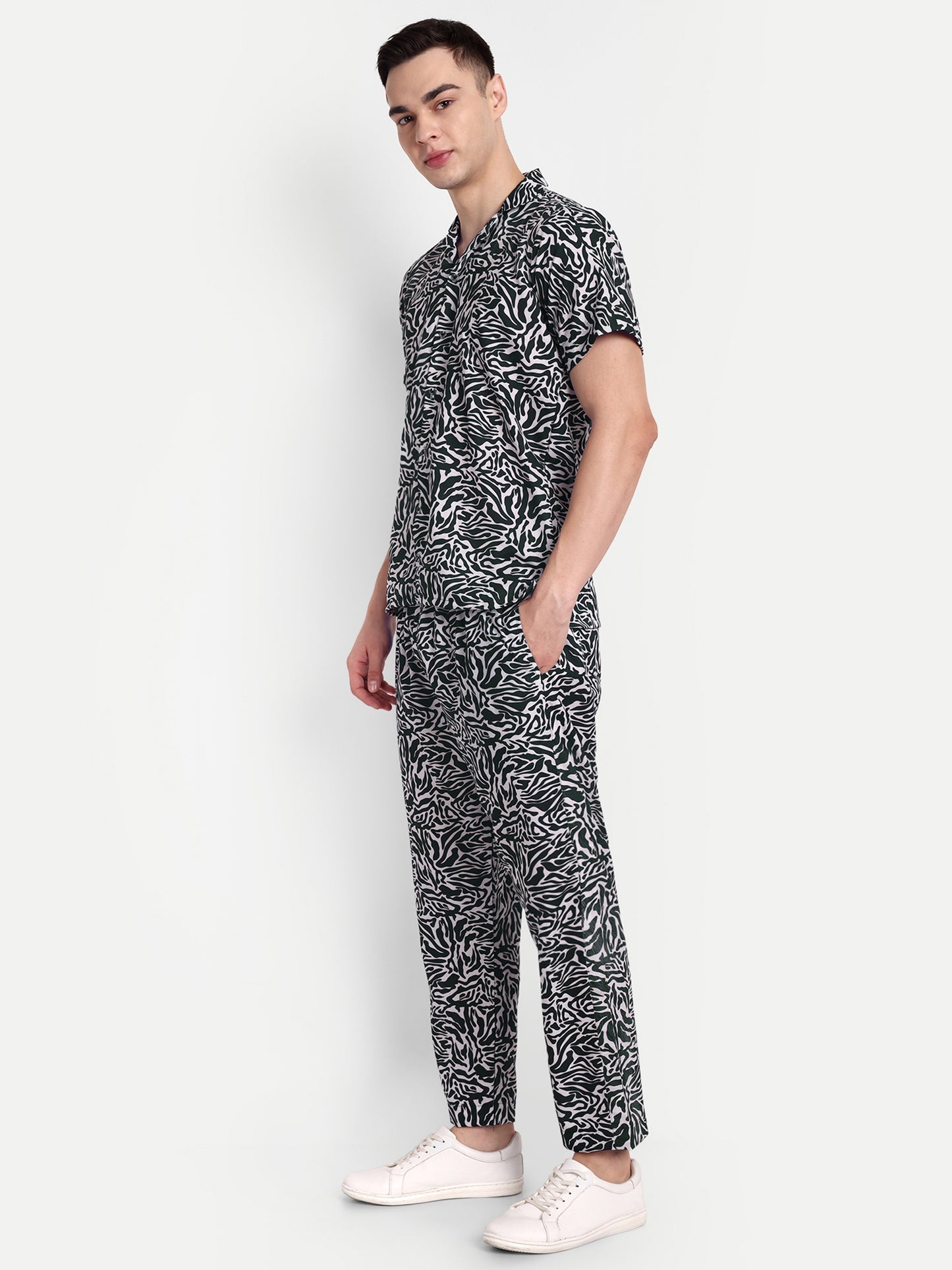 Men’s Co-Ord Set – Trendy T-Shirt & Bottom Wear Combo black printed