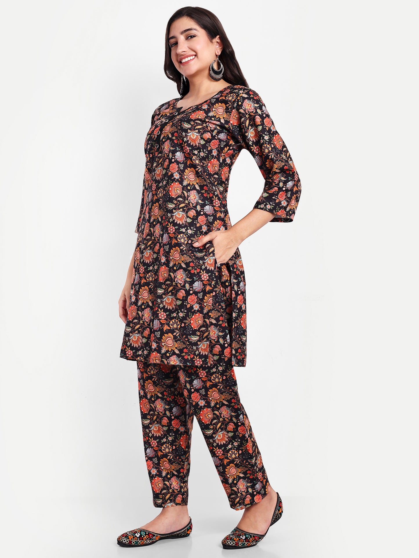 Elegant Women Co-ord Set – Stylish Matching Top & Bottom Outfit for Casual & Party Wear