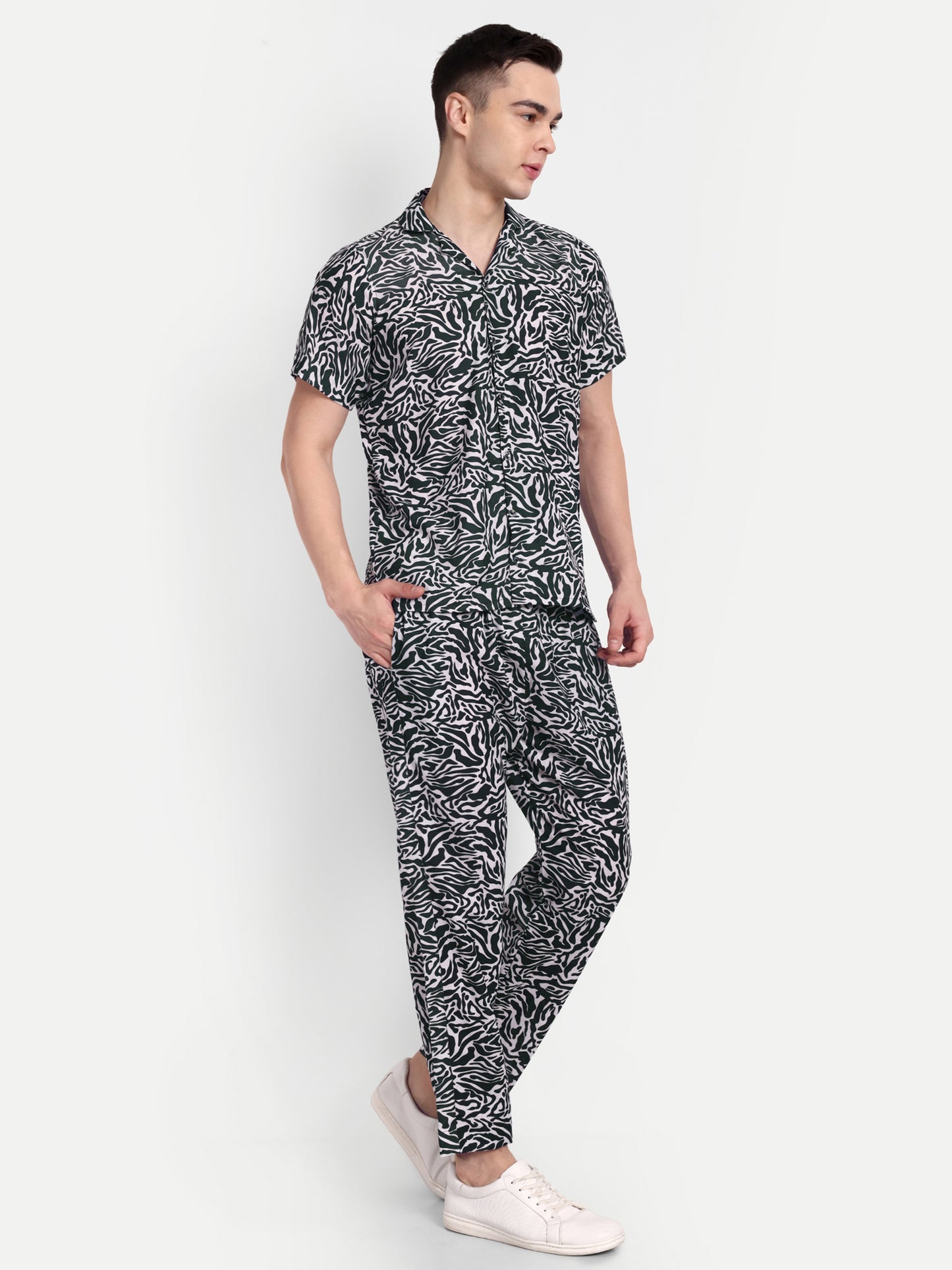 Men’s Co-Ord Set – Trendy T-Shirt & Bottom Wear Combo black printed