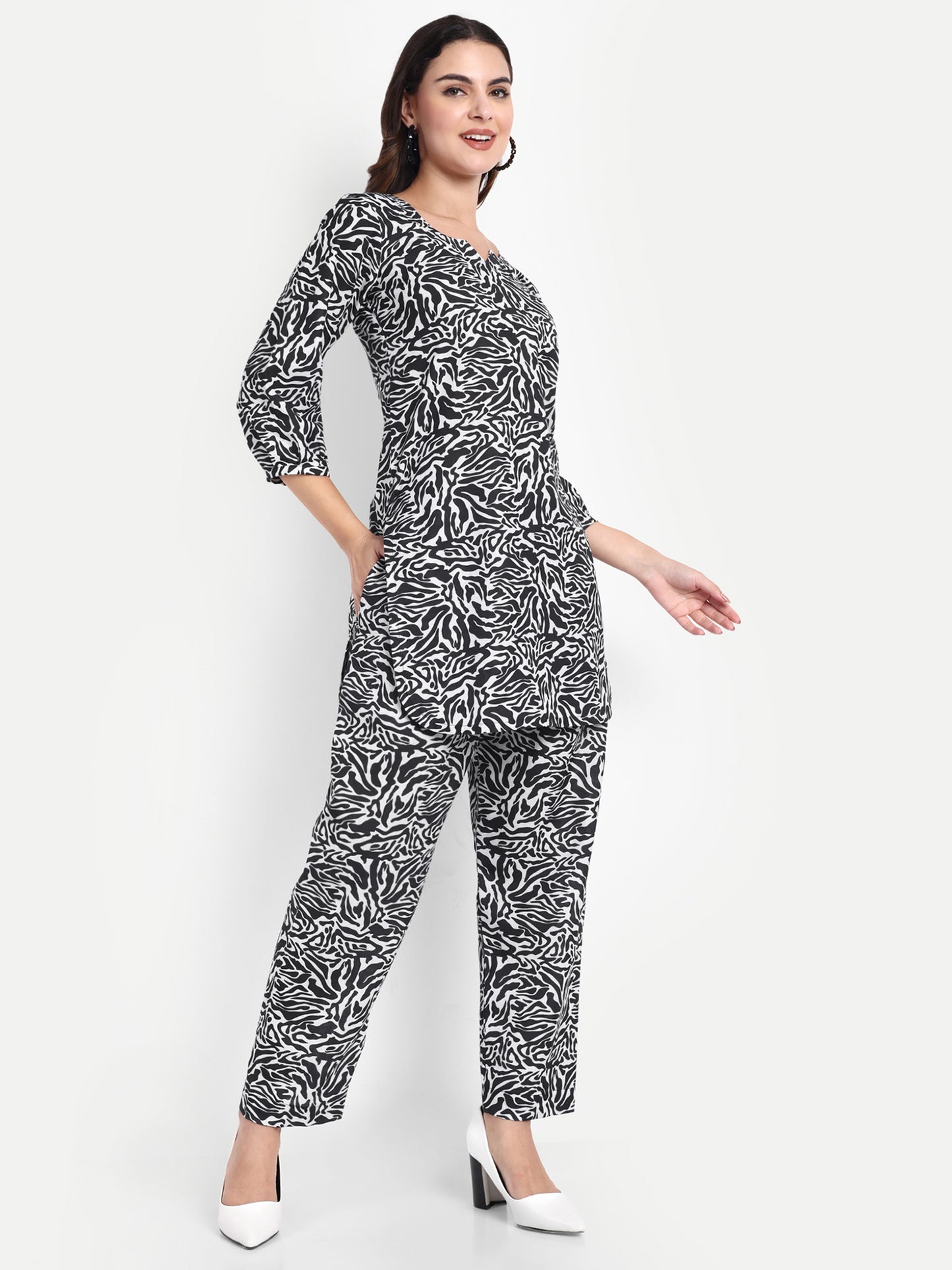 Elegant Women Co-ord Set – Stylish Matching Top & Bottom Outfit for Casual & Party Wear black